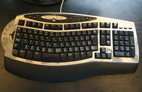 昔から使っていたワイヤレスのキーボード